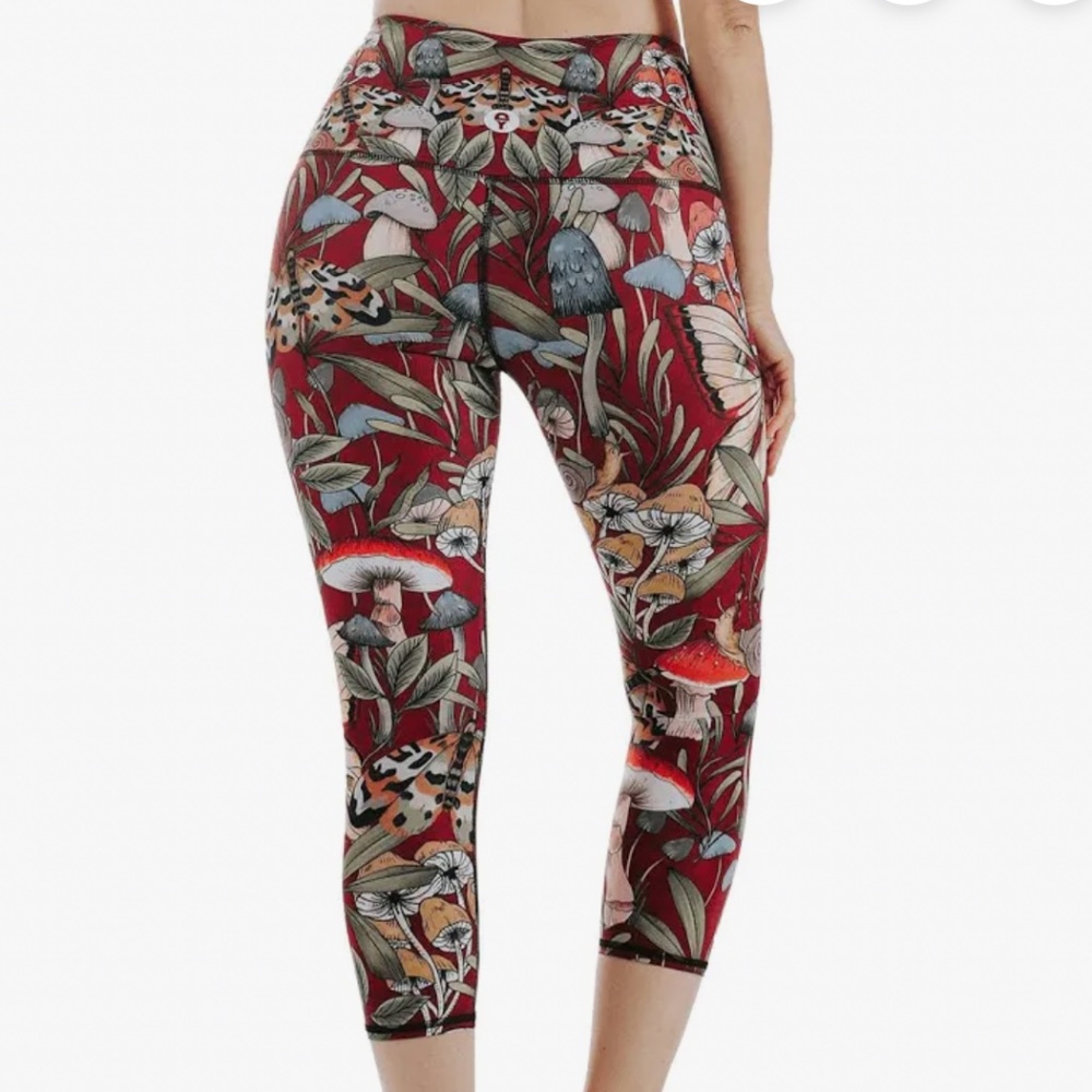 Yoga Democracy "Fun Gal" Moth and Mushroom Printed High-Rise Leggings Size Large